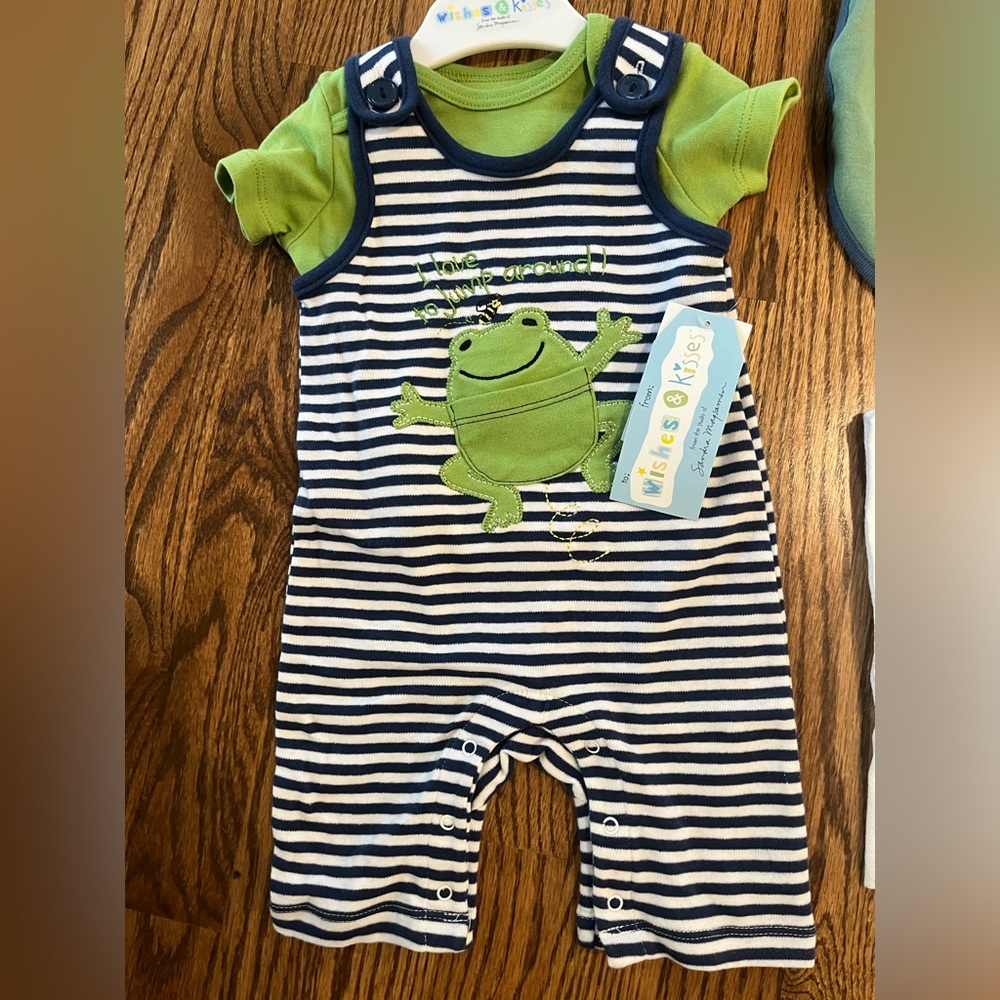 New! Green and Blue Striped Frog Two Piece Set